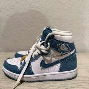 Excellent condition Authentic Womens denim retro Jordan 1s size 6.5